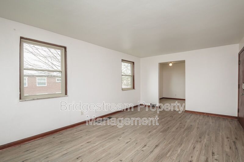 Cozy 1 Bedroom Apartment with Covered Parking in Oakwood property image