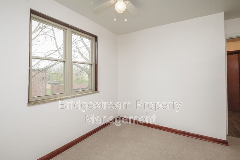 Cozy 1 Bedroom Apartment with Covered Parking in Oakwood property image
