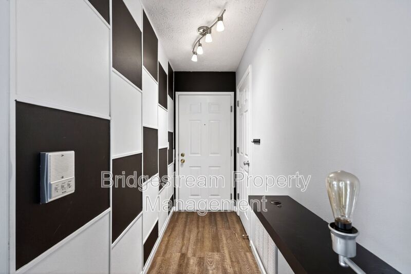 Beautiful 2 Bed, 2 Bath Condo in Centerville property image