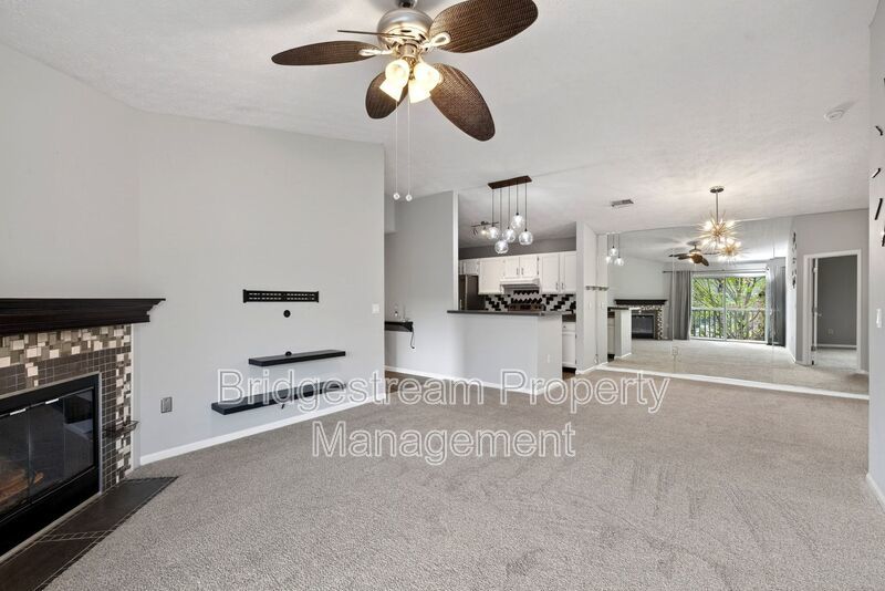 Beautiful 2 Bed, 2 Bath Condo in Centerville property image