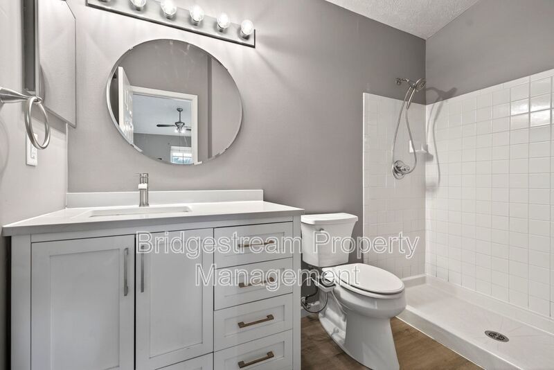 Beautiful 2 Bed, 2 Bath Condo in Centerville property image