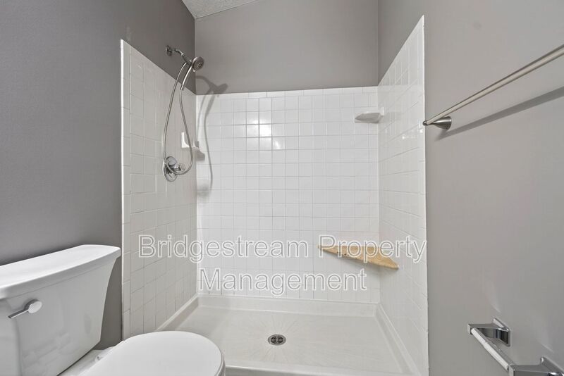 Beautiful 2 Bed, 2 Bath Condo in Centerville property image