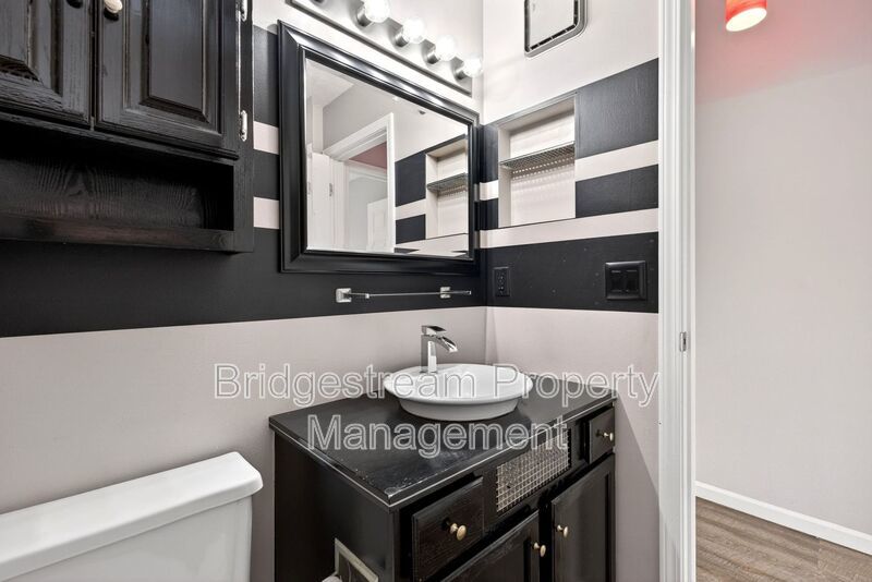 Beautiful 2 Bed, 2 Bath Condo in Centerville property image