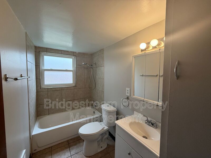 Cozy 2 Bed, 1 Bath Apartment in East Dayton property image