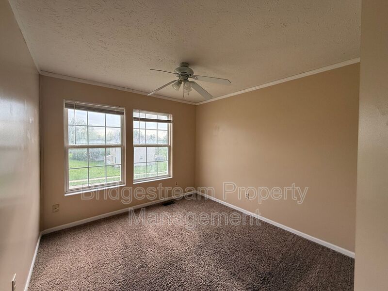Cozy 3 Bed Home in Franklin with Finished Basement Now Available property image