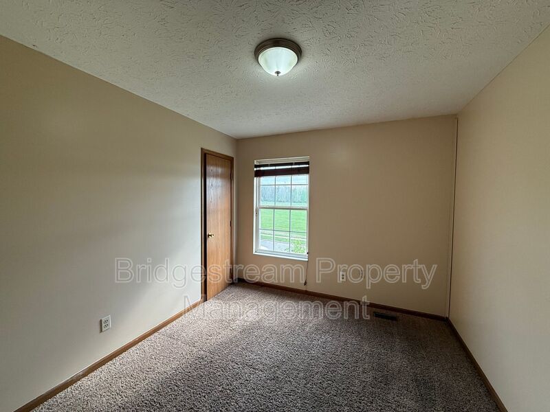 Cozy 3 Bed Home in Franklin with Finished Basement Now Available property image