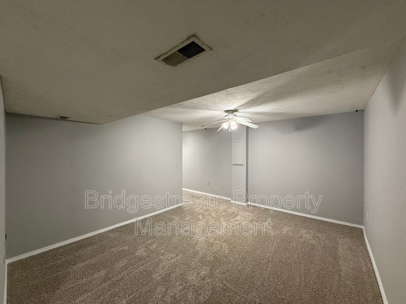 Cozy 3 Bed Home in Franklin with Finished Basement Now Available property image