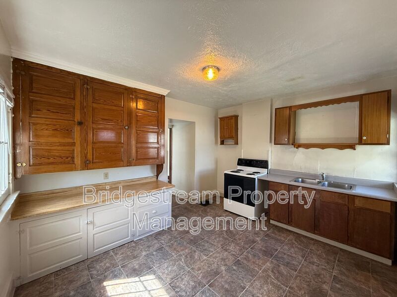 Cozy 3 Bed, 1 Bath Duplex Now Available property image