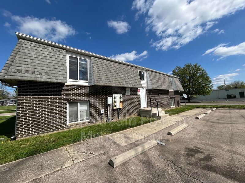 Cozy Upstairs 1 Bed, 1 Bath Apartment in Xenia property image