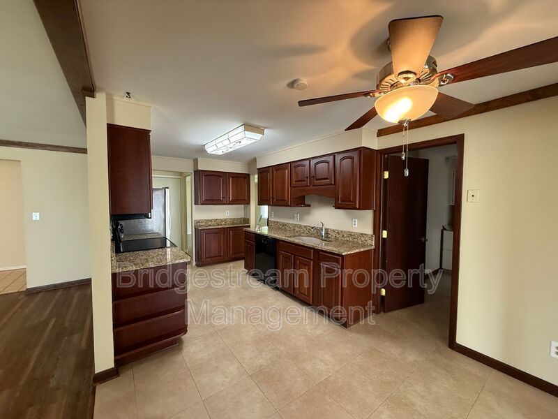 Beautiful 4 Bed, 3 Bath Ranch Style Home in Kettering property image