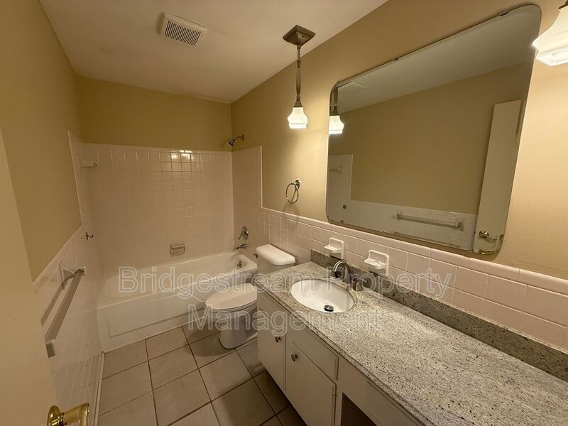 Beautiful 4 Bed, 3 Bath Ranch Style Home in Kettering property image