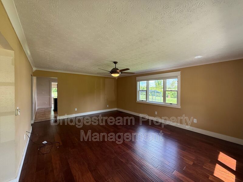 Beautiful 3 bed, 2.5 Bath Home with 1.5 acres of Land property image