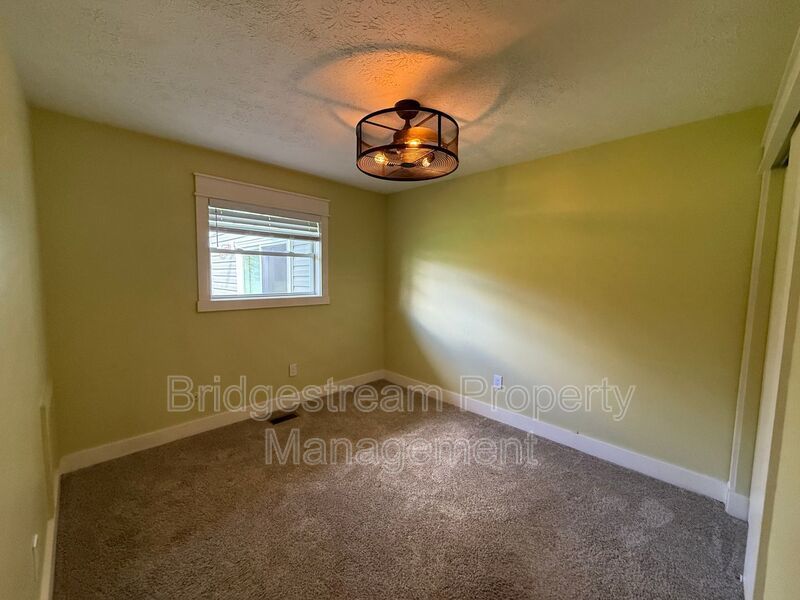 Beautiful 3 bed, 2.5 Bath Home with 1.5 acres of Land property image