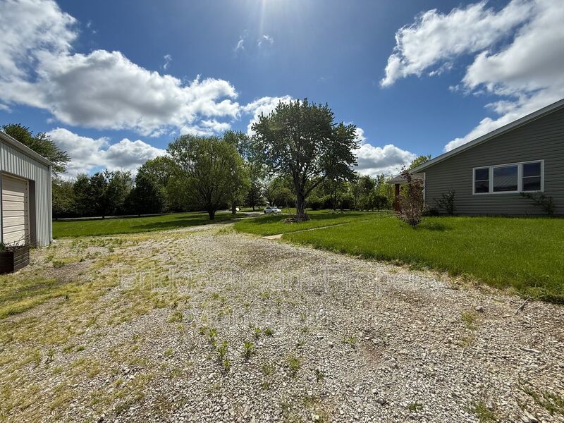 Beautiful 3 bed, 2.5 Bath Home with 1.5 acres of Land property image