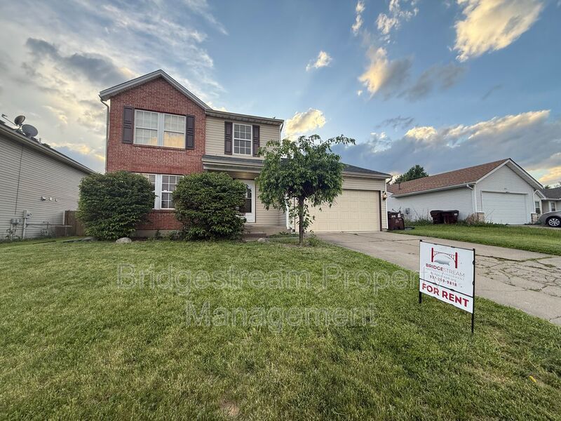 Cozy 3 Bed Home in Franklin with Finished Basement Now Available property image