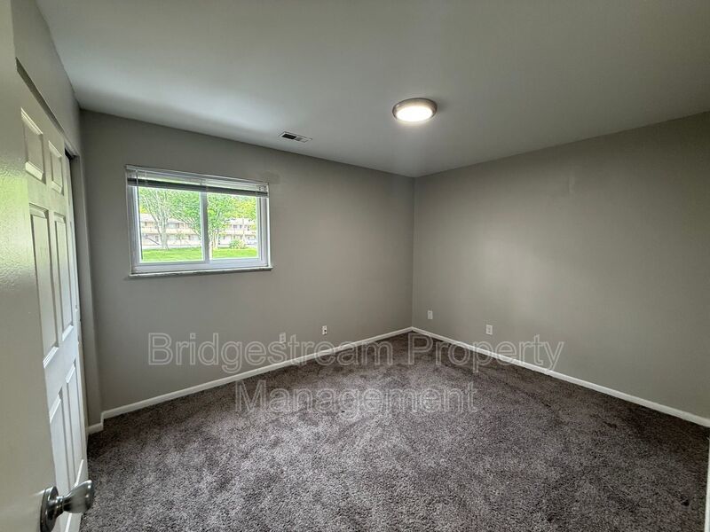 First Month's Rent-Free Move in Special Newly Renovated 2 Bed, 1 Bath Unit property image