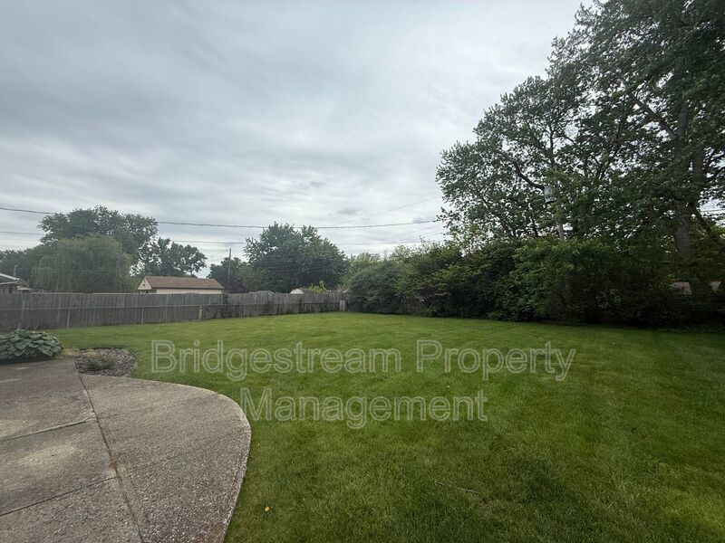 Beautiful 3 Bed, 1.5 Bath Ranch Style Home Now Available property image