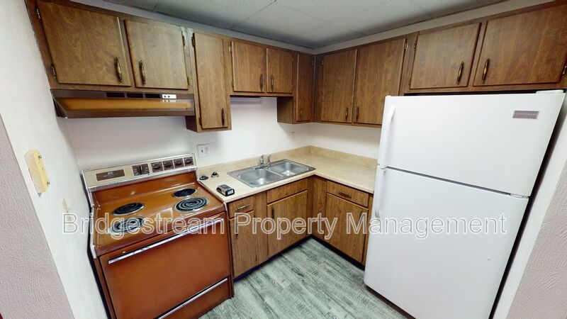 Cozy First Floor 1 Bed, 1 Bath Apartment in Englewood property image
