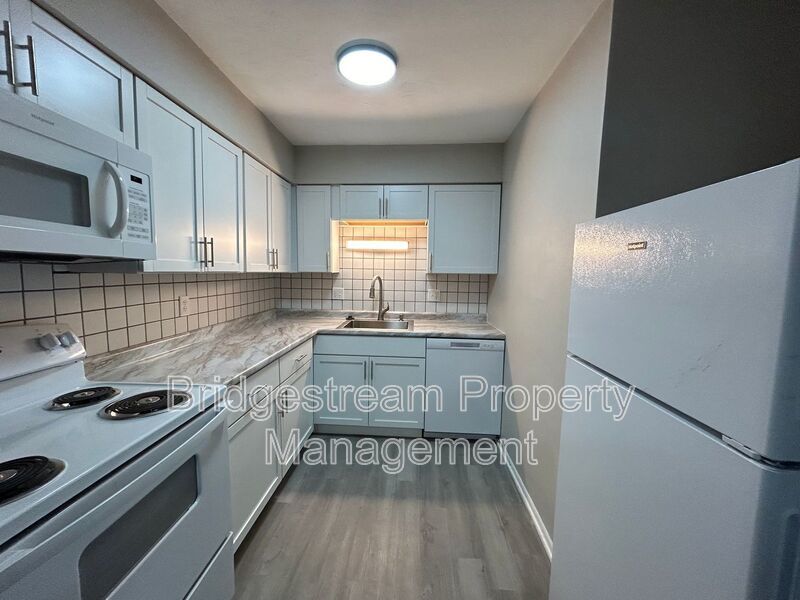 Newly Renovated 2 Bed, 1 Bath Downstairs Unit in Miamisburg Now Available property image
