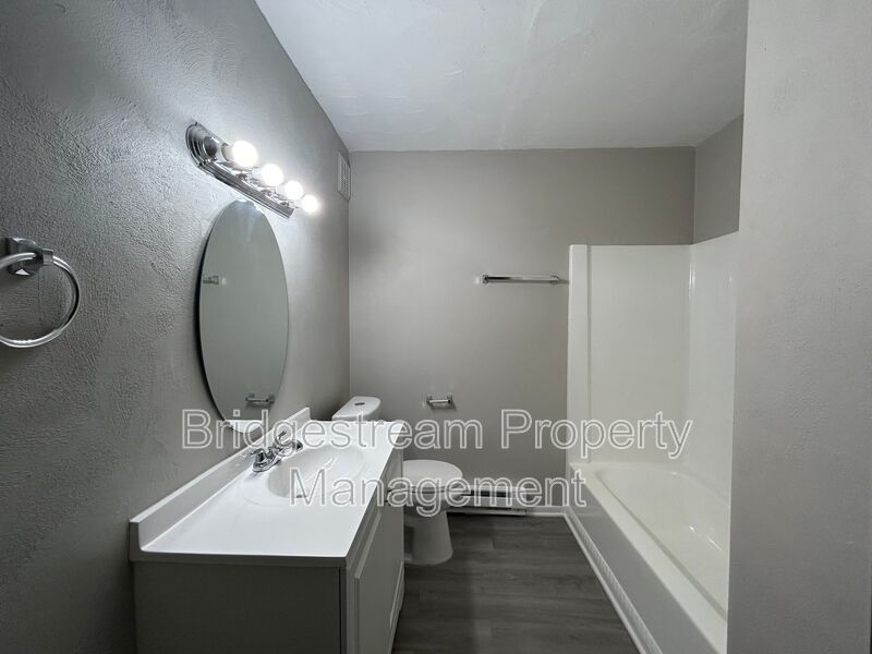 Newly Renovated 2 Bed, 1 Bath Downstairs Unit in Miamisburg Now Available property image