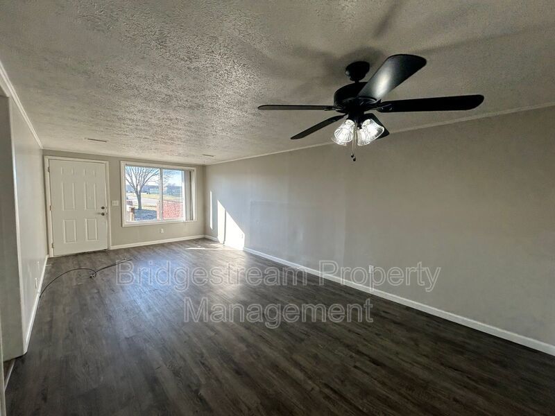 Cozy 2 Bed, 1 Bath Unit in Vandelia property image