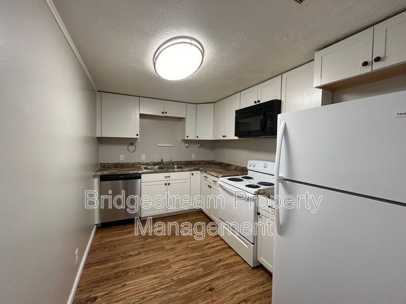 Cozy 2 Bed, 1 Bath Unit in Vandelia property image