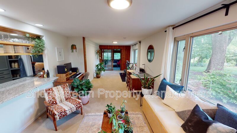 Beautiful 3 Bed, 2 Bath Ranch Home in Dayton property image