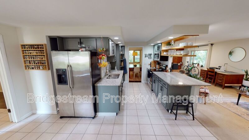 Beautiful 3 Bed, 2 Bath Ranch Home in Dayton property image