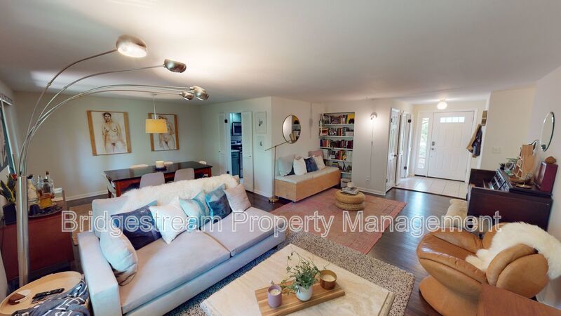 Beautiful 3 Bed, 2 Bath Ranch Home in Dayton property image