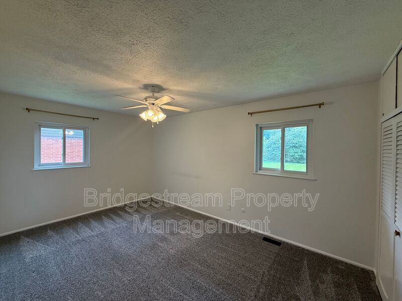 Beautiful 3 Bed, 1.5 Bath Ranch Style Home Now Available property image