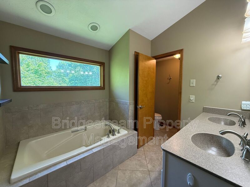 Beautiful 4 Bed, 4 Bath Home Now Available property image