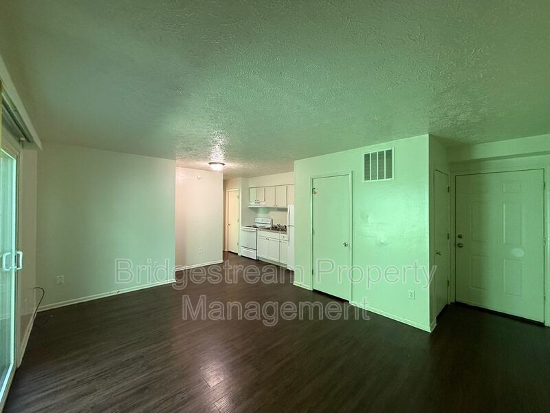 Cozy 1 Bed, 1 Bath Apartment property image