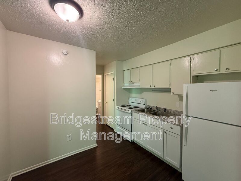 Cozy 1 Bed, 1 Bath Apartment property image