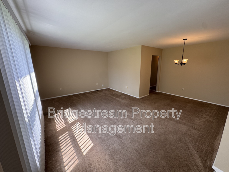 Cozy 2 Bed, 1 Bath Ranch Style Apartment property image