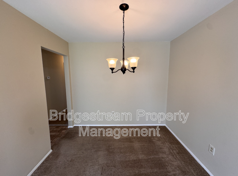 Cozy 2 Bed, 1 Bath Ranch Style Apartment property image