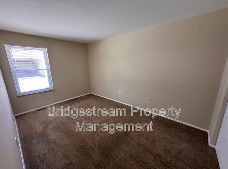 Cozy 2 Bed, 1 Bath Ranch Style Apartment property image
