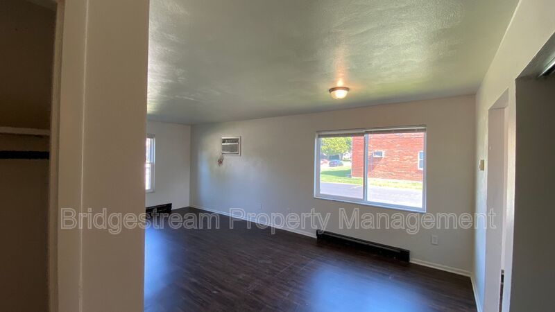 Cozy 2 Bed Apartment in West Milton Now Available property image