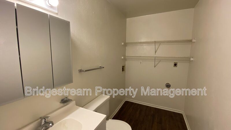 Cozy 2 Bed Apartment in West Milton Now Available property image