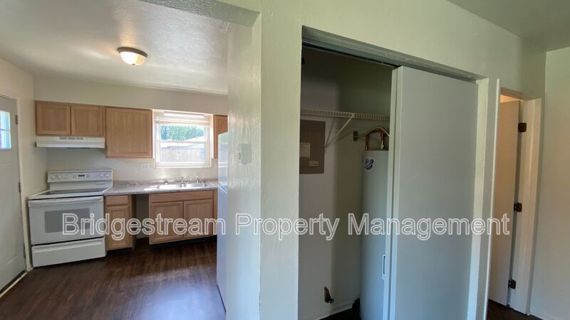 Cozy 2 Bed Apartment in West Milton Now Available property image