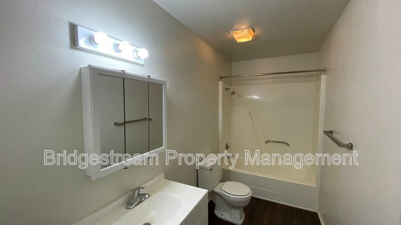 Cozy 2 Bed Apartment in West Milton Now Available property image