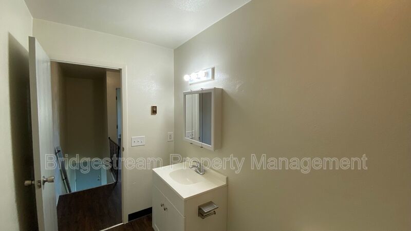 Cozy 2 Bed Apartment in West Milton Now Available property image