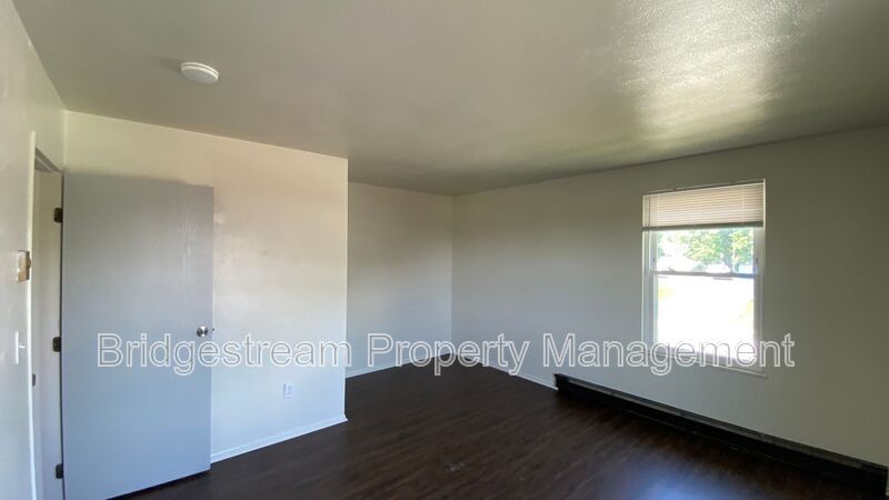Cozy 2 Bed Apartment in West Milton Now Available property image