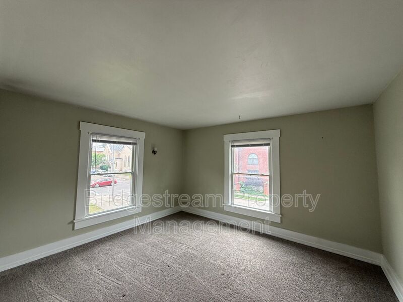 Cozy 2 Bed, 1 Bath Duplex in the heart of Miamisburg property image