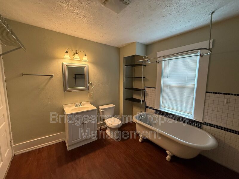 Cozy 2 Bed, 1 Bath Duplex in the heart of Miamisburg property image