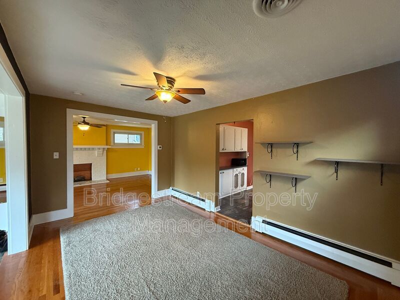 Beautiful Oakwood Home with Detached Garage property image