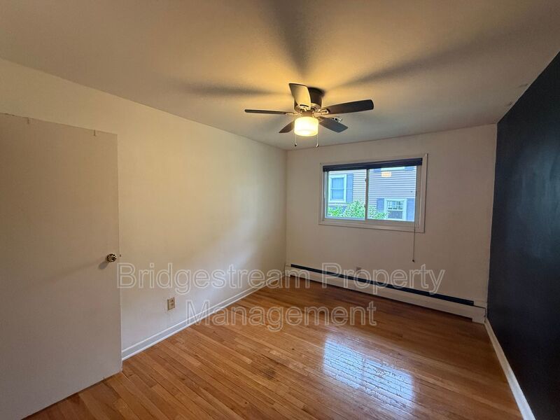 Beautiful Oakwood Home with Detached Garage property image