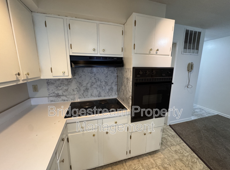 Spacious 2 Bed, 2 Bath Apartment in West Dayton property image