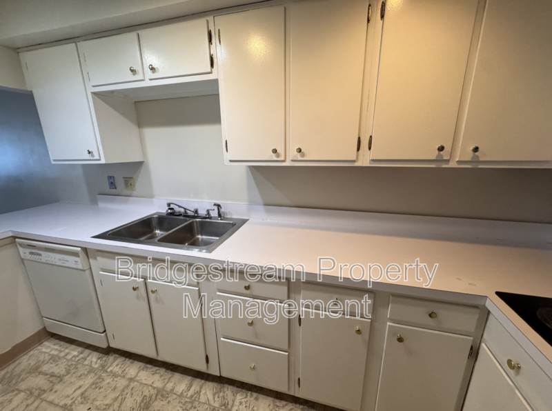 Spacious 2 Bed, 2 Bath Apartment in West Dayton property image