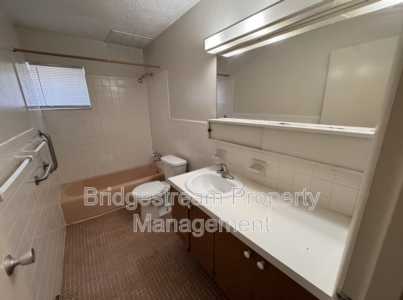 Spacious 2 Bed, 2 Bath Apartment in West Dayton property image