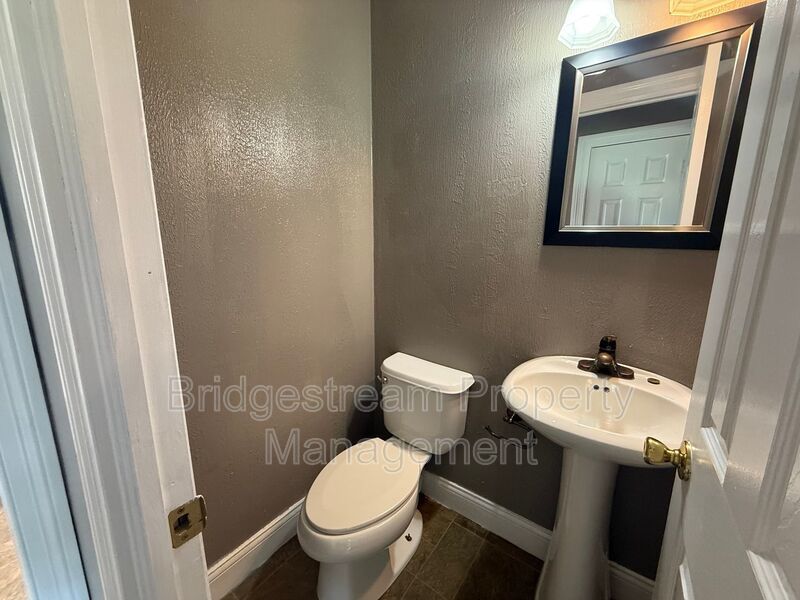 Cozy 3 Bedroom Home with Detached 2 Car Garage property image